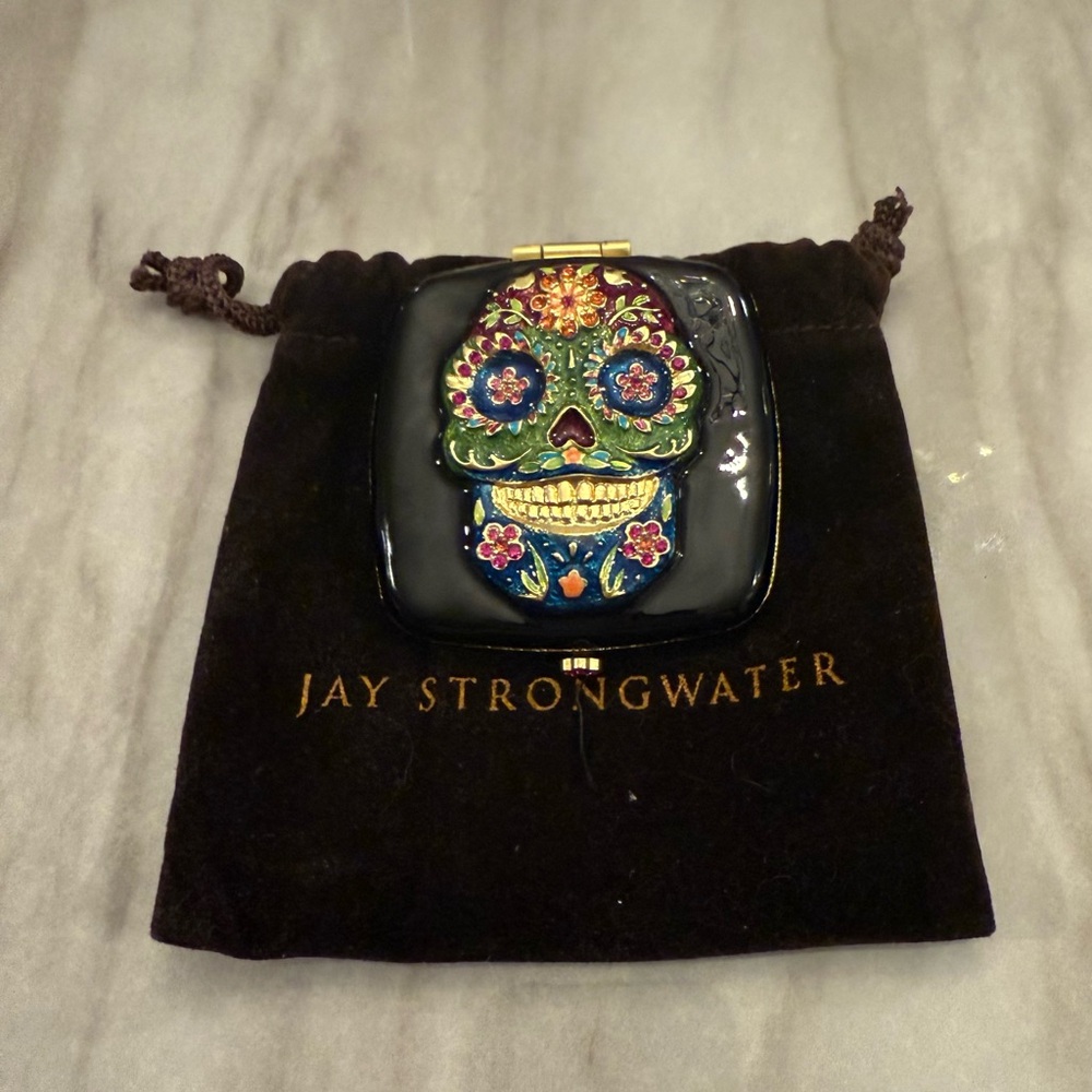 Jay Strongwater Skull Compact Mirror - Picture 7 of 7